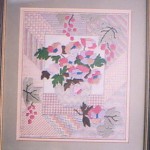 ロニー・カールセン女史のデザインから。周りのステッチの組み合わせと糸を好きな色に変えて作ってみたのを、とても褒めてもらえて嬉しかった作品です。パールコットン糸が気に入っています。 Anemone