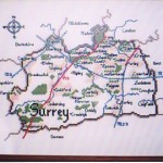 女史のデザイン。ロンドンの南、サリー州という所で暮していたので絶対作ろうと思っていました。学校や友人の住む町を加えてごらんなさいと勧められて賑やかな地図にしました。 MAP「Surrey」